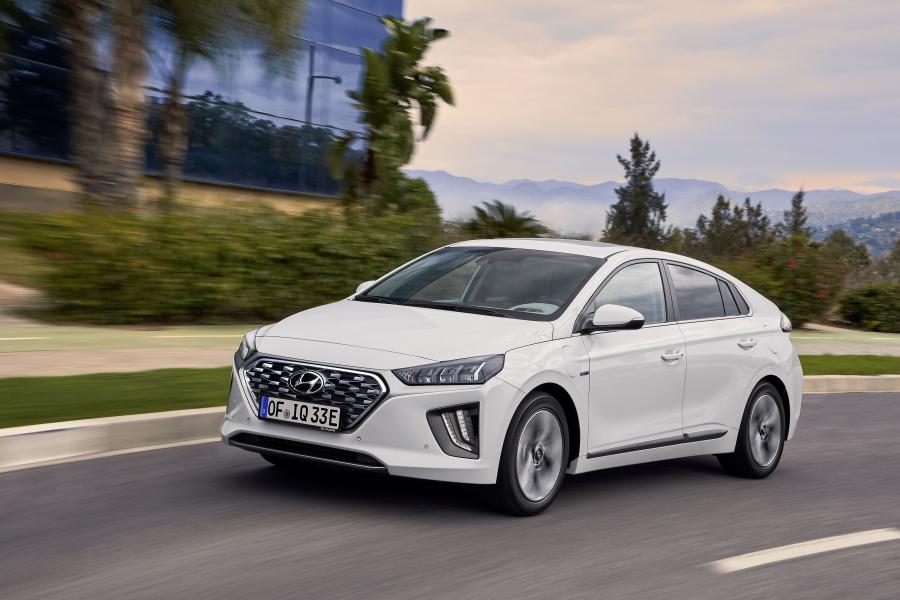  Hyundai IONIQ plug-in (AE) 2019 года  (WW) (фото 21 из 45)